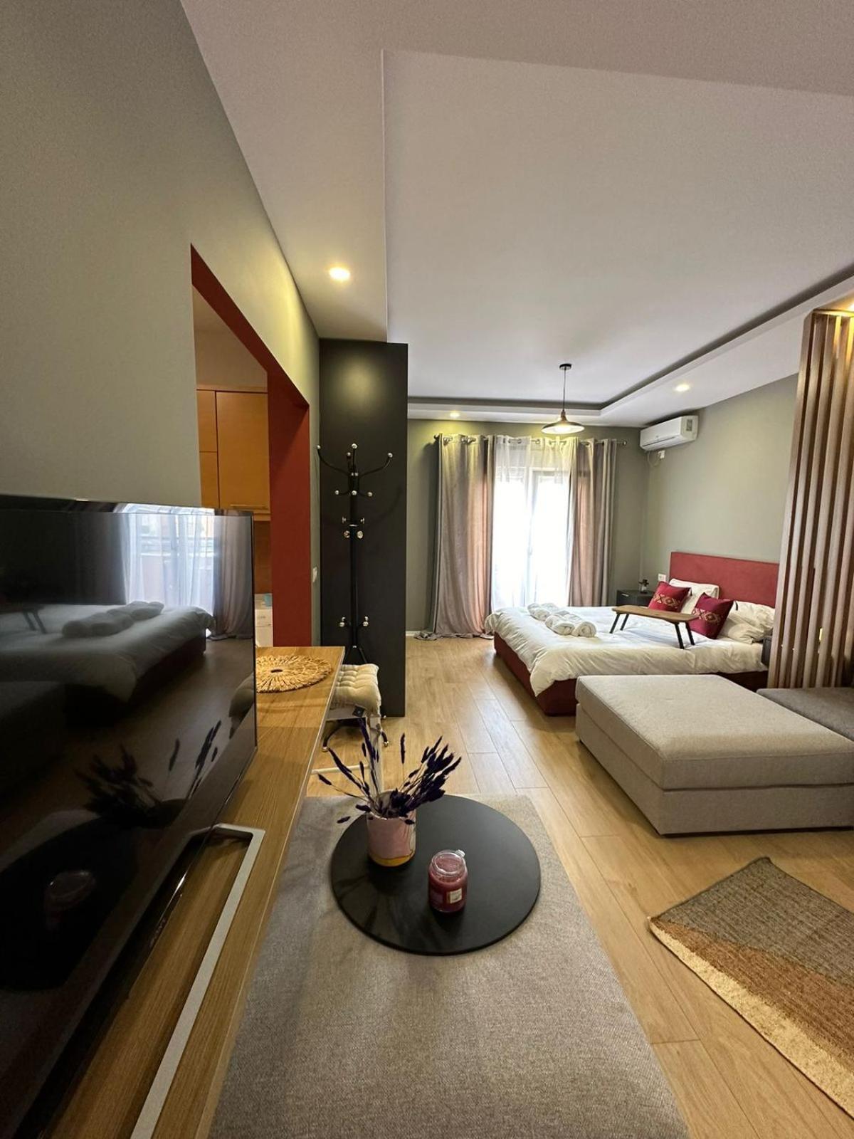 Urban Charm Studio With Balcony Tirana Kültér fotó