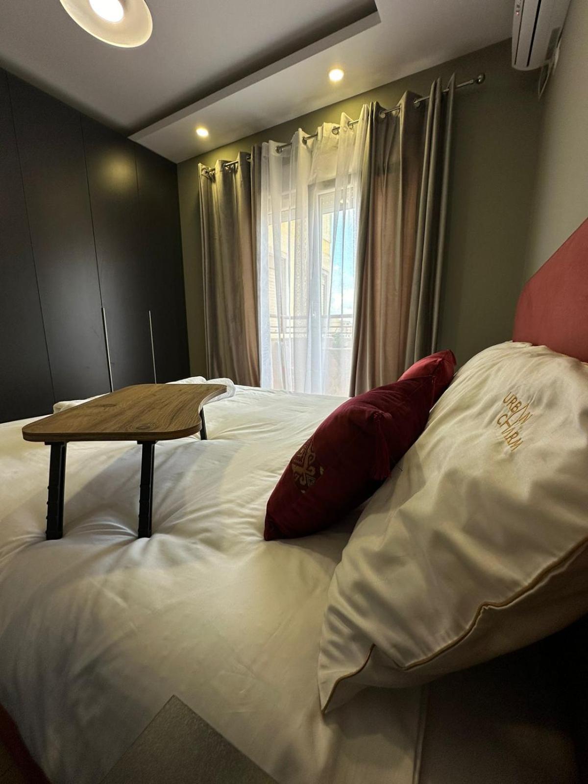 Urban Charm Studio With Balcony Tirana Kültér fotó